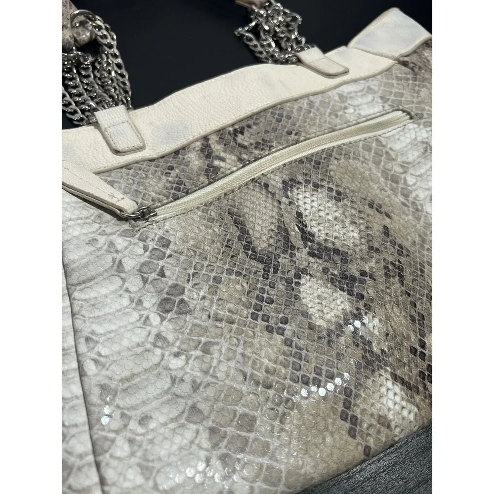 TJ Women's Snakeskin Print Tote Shoulder Bag White Gray Chain Accent Handbag‎